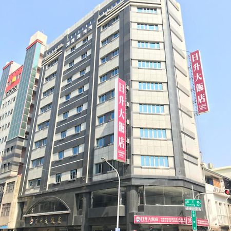 Sunrise Hotel Tainan Exterior photo