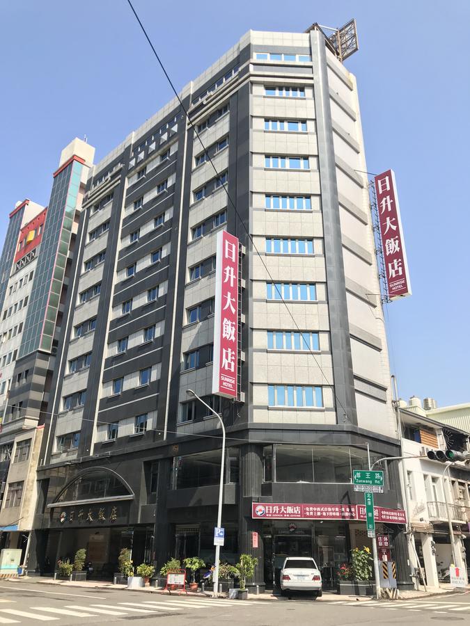 Sunrise Hotel Tainan Exterior photo